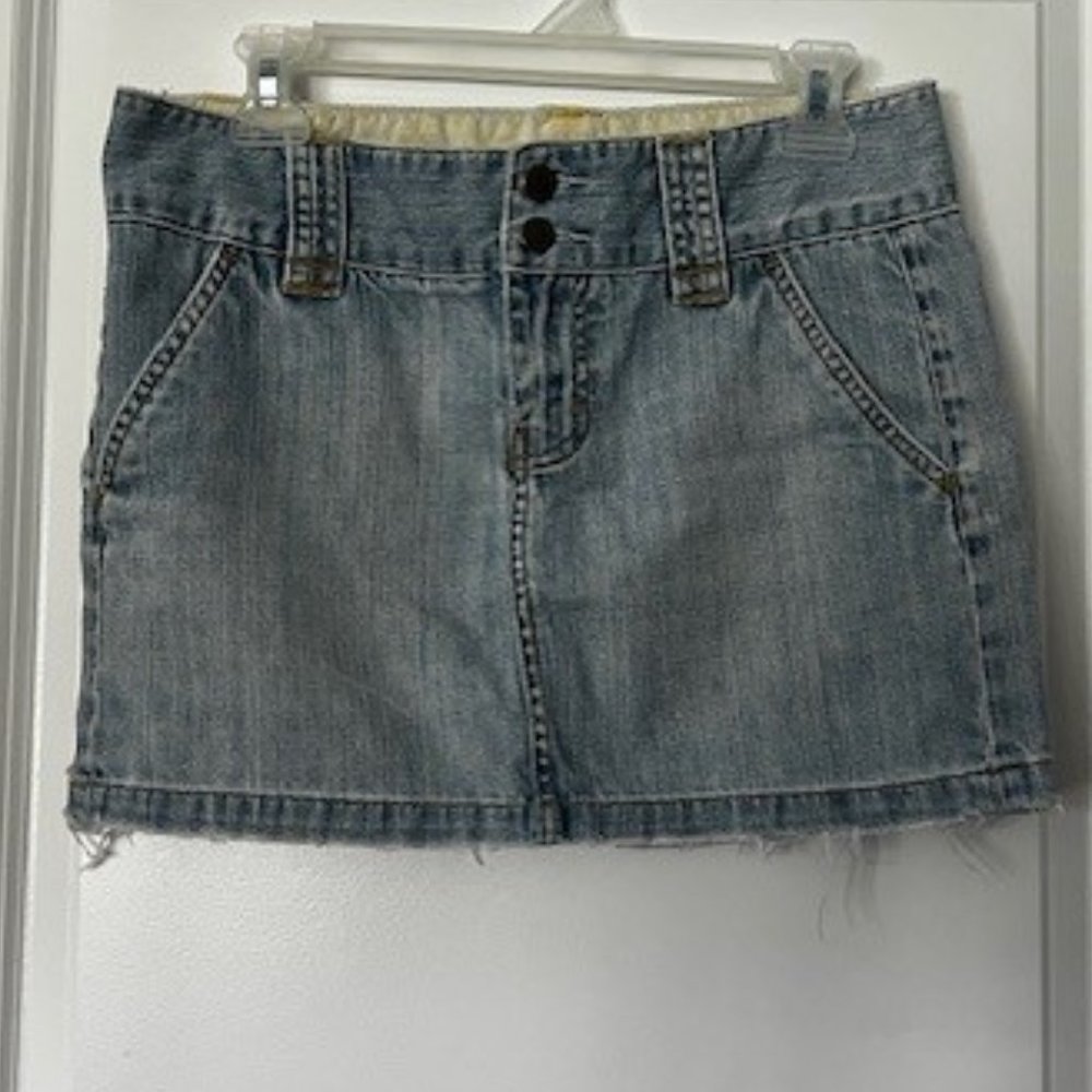 Express light denim frayed mini skirt, size 4